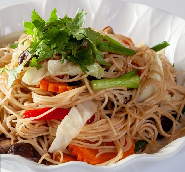 Tavuklu Çin Noodle (鸡肉炒面)
