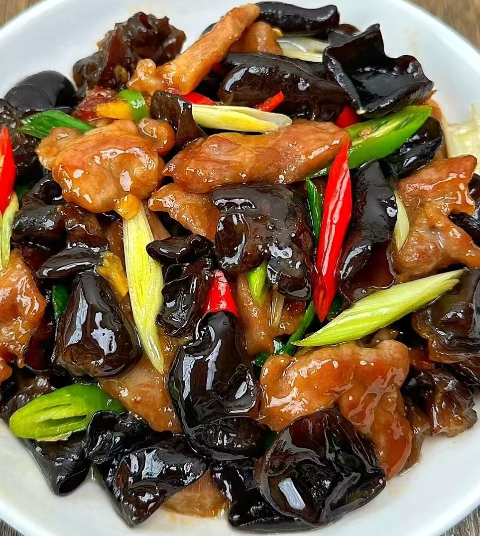 Sotelenmiş Siyah Mantar (小炒木耳)