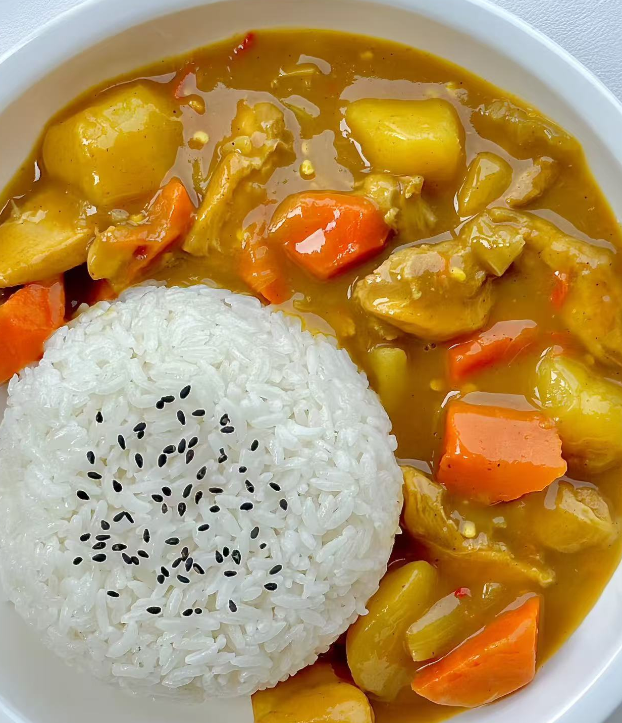 Körili Tavuklu Kızarmış Pilav (咖喱鸡肉炒饭)